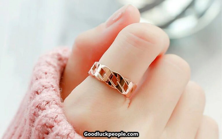 which finger to wear gold ring for good luck